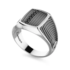 Store Zancan Burnished Silver And Black Stone Signet Ring. Bagues